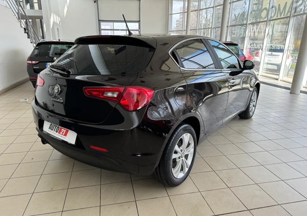 Alfa Romeo Giulietta cena 39000 przebieg: 97600, rok produkcji 2012 z Mrągowo małe 631